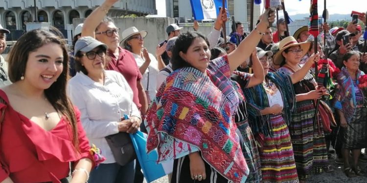 Líderes indígenas advierten sobre posibles manifestaciones en carreteras ante restricciones en protestas