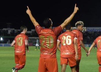 Liga Nacional: Cobán sigue lí­der y Municipal golea