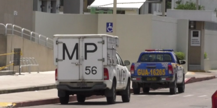 Ligan a proceso a exfiscales del MP y los envían a prisión preventiva