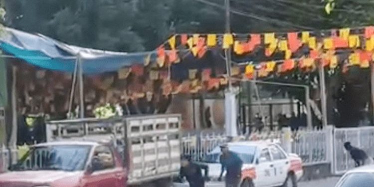 Linchan y queman a dos supuestos secuestradores en México