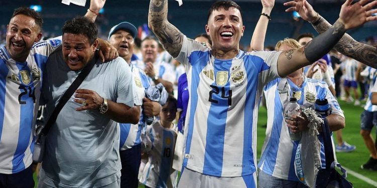 Lío en el Chelsea tras los cánticos racistas de Enzo Fernández dedicados a Francia y la respuesta de varios compañeros de club