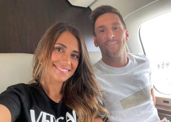 Lionel Messi aterriza en Parí­s para firmar su contrato con el PSG