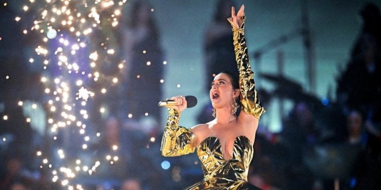 Lionel Richie y Katy Perry cantan en el concierto real