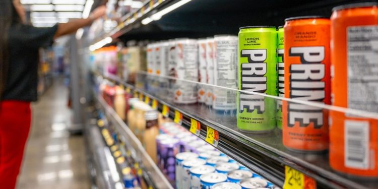 Llaman en EE.UU. a prohibir la venta de bebidas energizantes a niños
