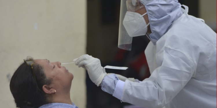 Llegan a Guatemala donación de 50 mil pruebas Covid-19 desde la embajada de España