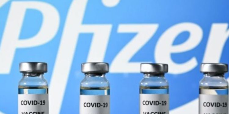 Llegan al país 273 mil dosis de vacunas marca Pfizer