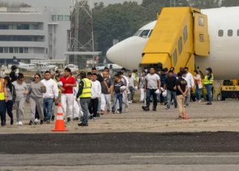 Llegan al paí­s últimos vuelos con deportados desde Estados Unidos bajo el titulo 42