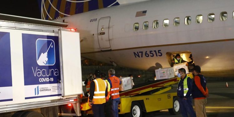 Llegaron vacunas donadas por la India