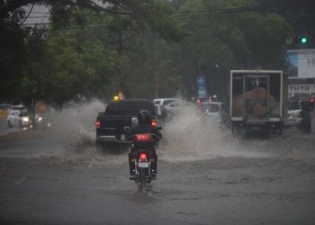 Lluvias continuarán en el territorio nacional a causa de onda del este
