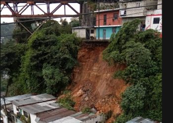 Lluvias ponen en riesgo 5 viviendas cerca del Puente Belice