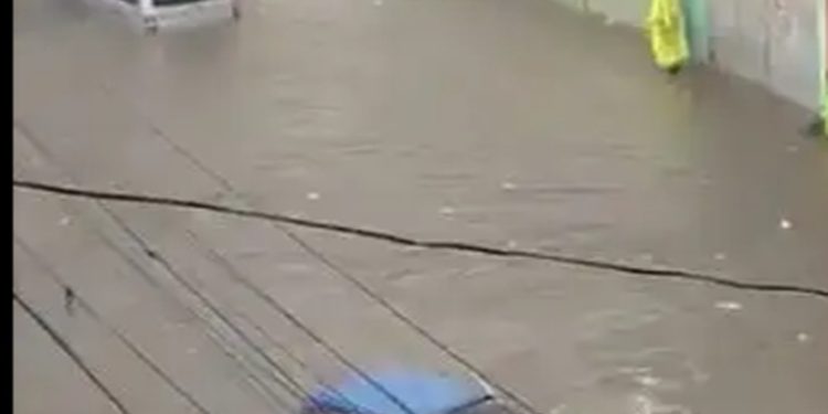 Lluvias torrenciales en Ciudad de Guatemala: calles inundadas y cortes de electricidad