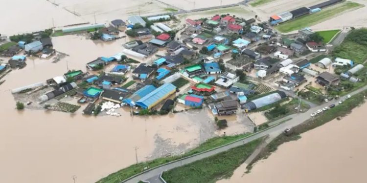 Lluvias torrenciales inundan el centro de Corea del Sur