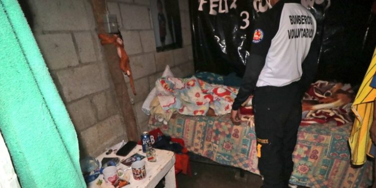 Localizan cadáveres de pareja junto a una bebé de tres años, en vivienda de Villa Canales