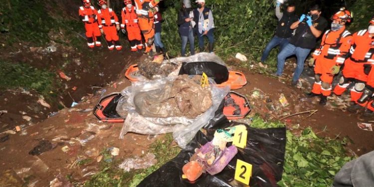 Localizan en colonia Villalobos Dos cadáveres de pareja de esposos y payasos Chispita y Charquito