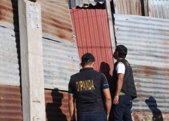 Localizan posibles restos humanos en allanamientos