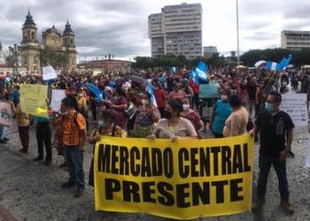 Locatarios de mercados se movilizan en apoyo a los 48 cantones