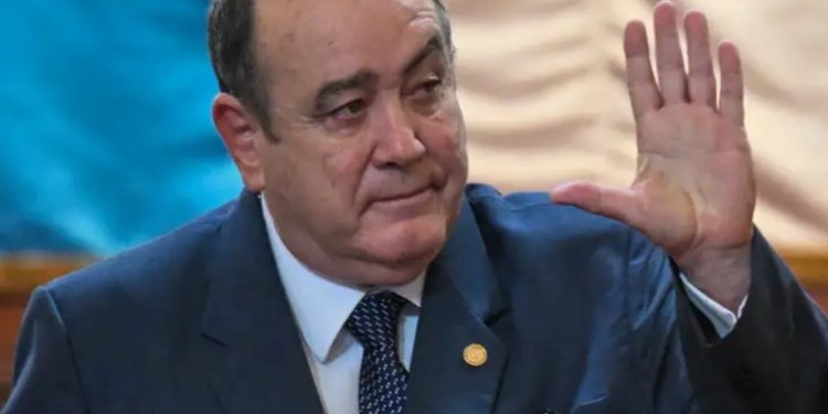 Londres sanciona a Alejandro Giammattei y a Consuelo Porras