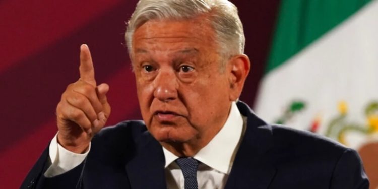 López Obrador pide a mexicanos no dejarse manipular por narco