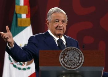 López Obrador pide que Elon Musk limpie Twitter de la manipulación con bots y la censura