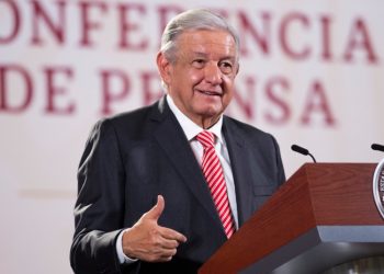 López Obrador presenta su declaración patrimonial y revela cuánto gana como presidente