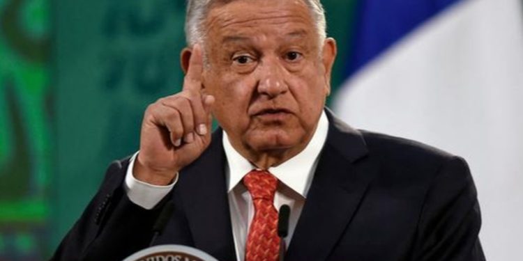 López Obrador promete que renunciará si pierde consulta revocatoria