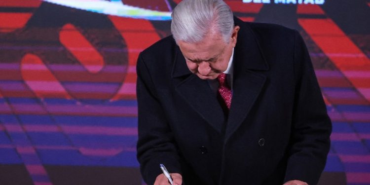 López Obrador sanciona las reformas de la Guardia Nacional y de los pueblos indígenas