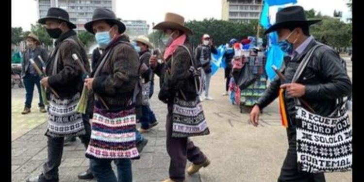 Los 48 cantones piden al PDH que se pronuncie por crisis política