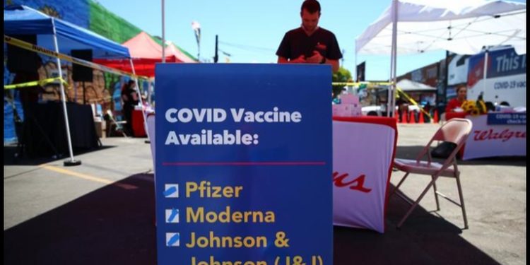 Los íngeles con vacunación obligatoria a mayores de 12 años