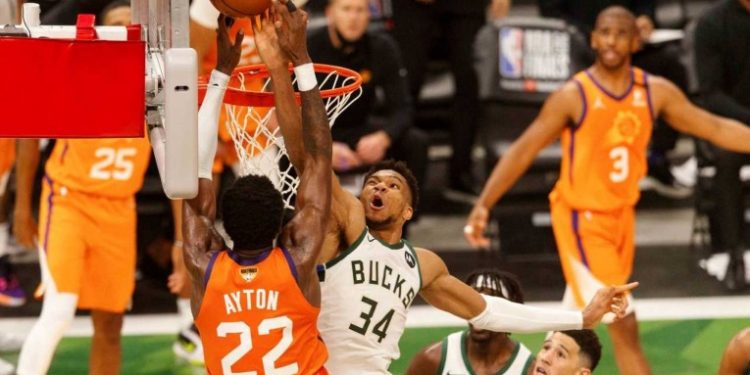Los Bucks empatan la serie de la mano de un imparable Middleton (109-103)