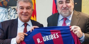 Los clubes de la liga alzan la voz contra la inscripción de Dani Olmo y Pau Víctor