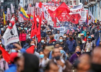 Los ecuatorianos toman las calles en contra de las reformas de Noboa