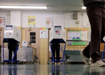 Los estados del Este y del centro votan ya en las elecciones estadounidenses más disputadas de los últimos tiempos