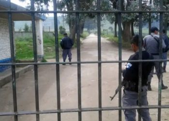 Los guardias de presidios entran en paro de labores y exigen un incremento salarial