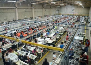 Los trabajadores del sistema nacional de salud recibirán un aumento salarial a partir de marzo