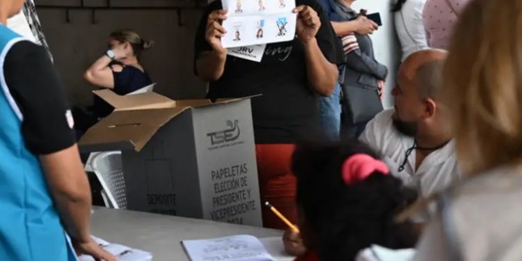 ‘Observa El Salvador’: Congreso mantiene acéfalo al TSE