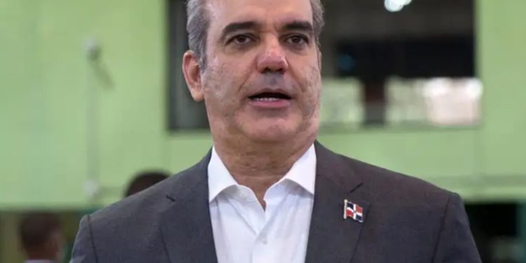 Luis Abinader asume nuevo período en República Dominicana