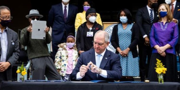 Luisiana perdona activista que desafió leyes racistas en 1892