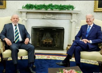Lula dice a Biden que es necesario ''poner fin'' a la guerra en Ucrania