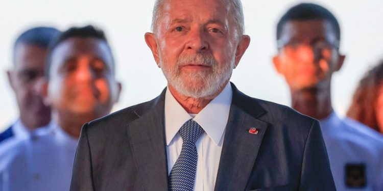 Lula firma una ley que regula las apuestas deportivas en Brasil