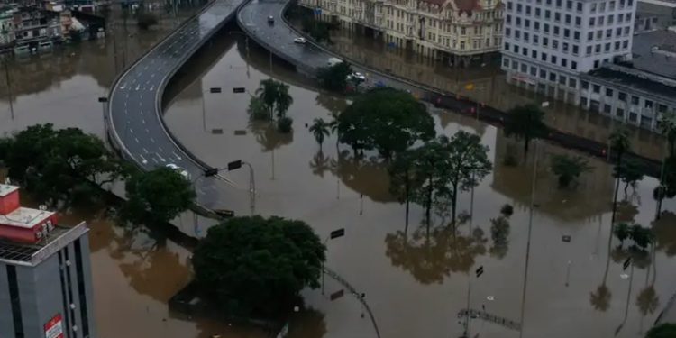 Lula suspende visita a Chile por inundaciones en Brasil