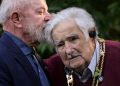 Lula y Petro condecoran a Pepe Mujica en visita a Uruguay