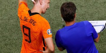 Luuk De Jong se pierde lo que resta de Eurocopa