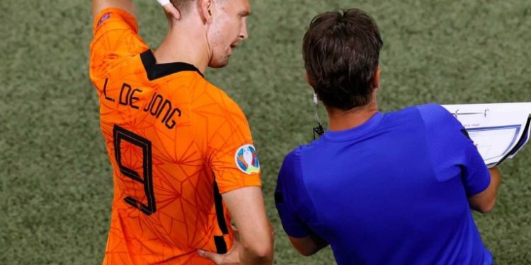 Luuk De Jong se pierde lo que resta de Eurocopa
