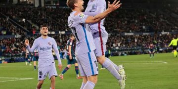 Luuk de Jong vuelve a ser el héroe del Barí§a y mantiene las esperanzas ligueras