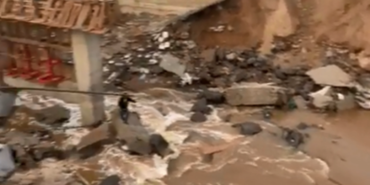 Luvias destruyen puente y dejan incomunicados a habitantes de Zacapa y Chiquimula