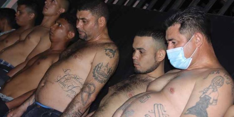 Más de 1.400 supuestos pandilleros detenidos en El Salvador en tres dí­as