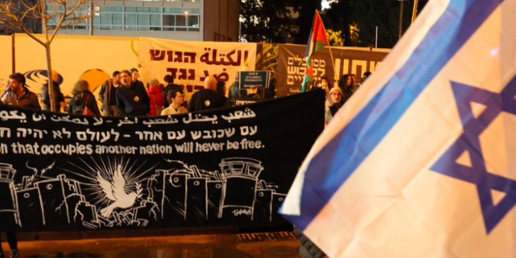 Más de 100.000 personas protestan en Israel contra el Gobierno