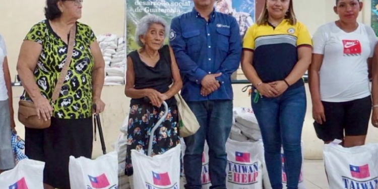 Más de 107 mil familias reciben bono social, según el Ministerio de Desarrollo Social