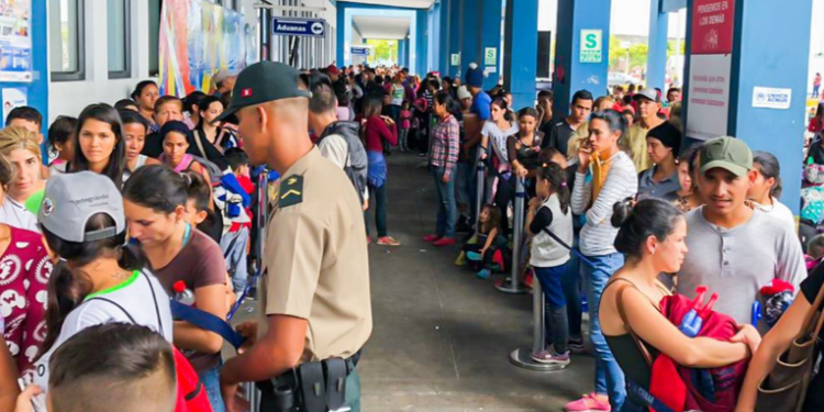 Más de 200.000 migrantes extranjeros solicitan regularizar su permanencia en Perú