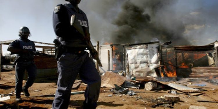 Más de 30 muertos en ola de violencia en Sudáfrica